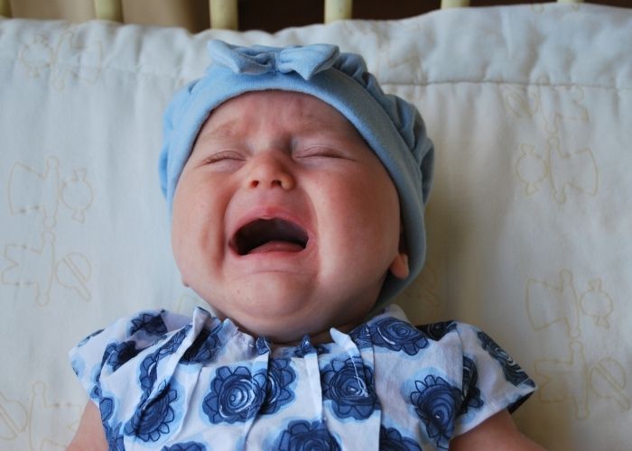 Qué hacer cuando un bebe llora de sueño
